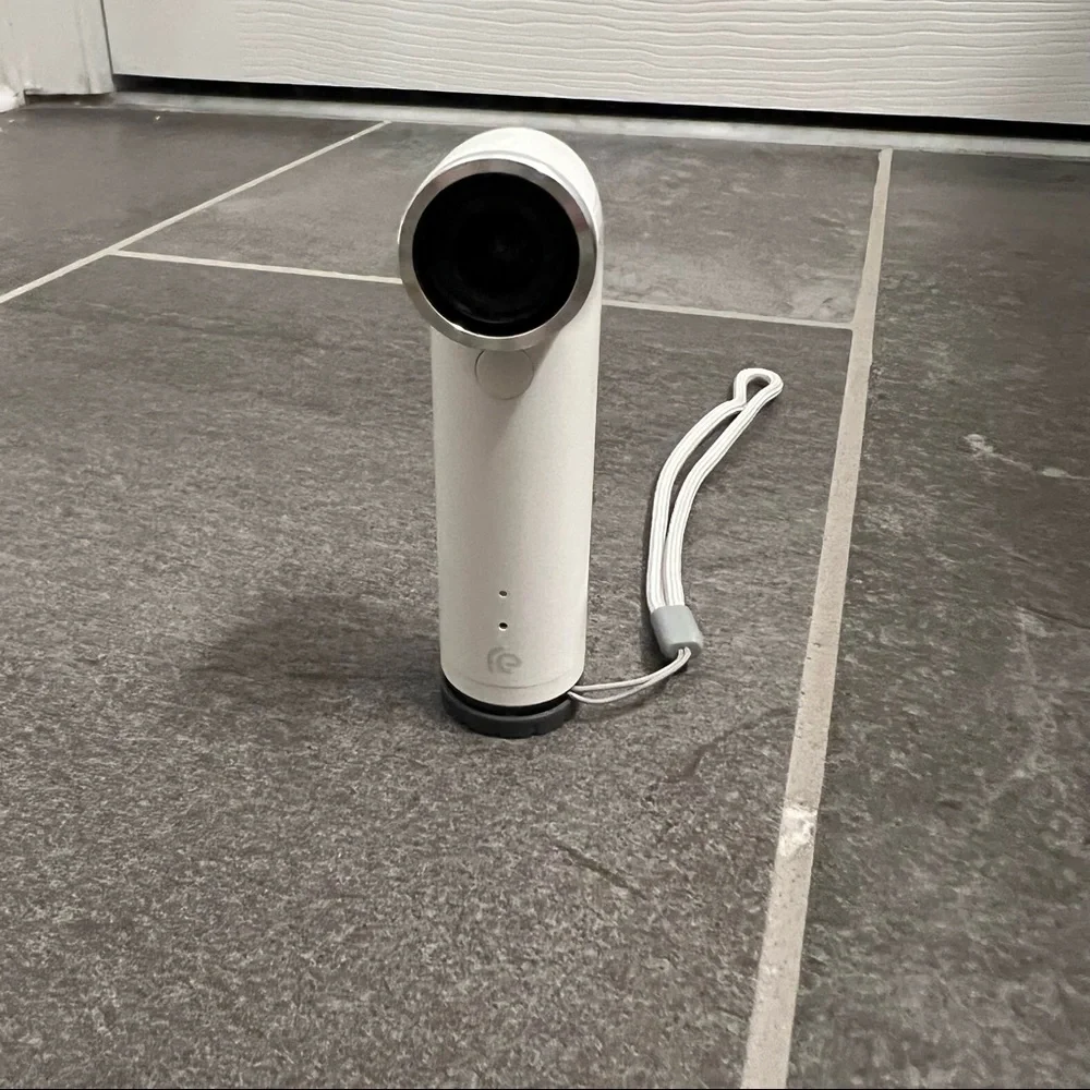 RE Underwater Camera